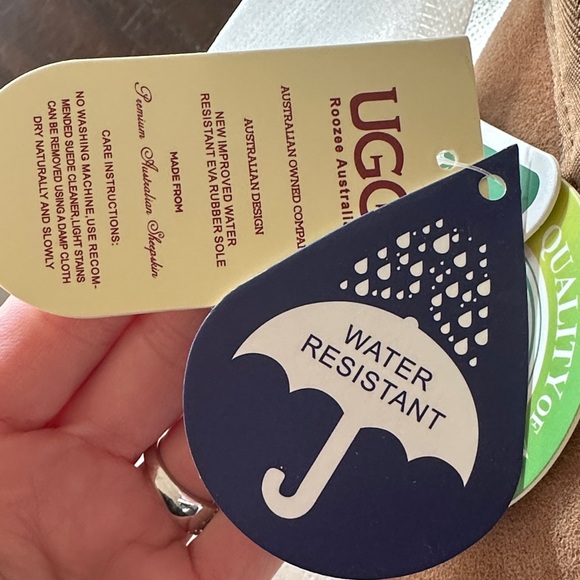 UGG Premium Short Classic Chestnut Boots - Picture 13 of 13